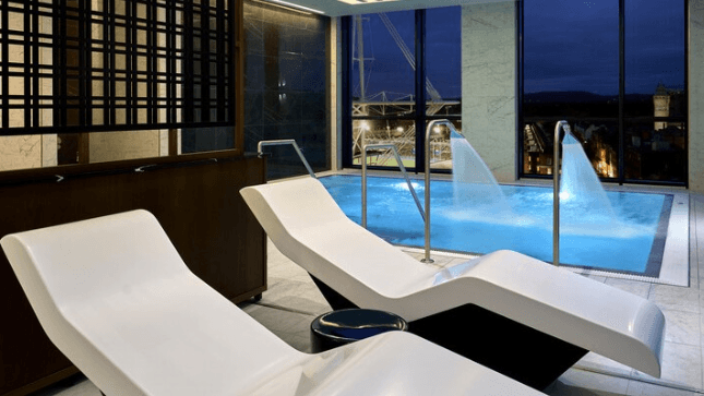 Weekend Skyline Package